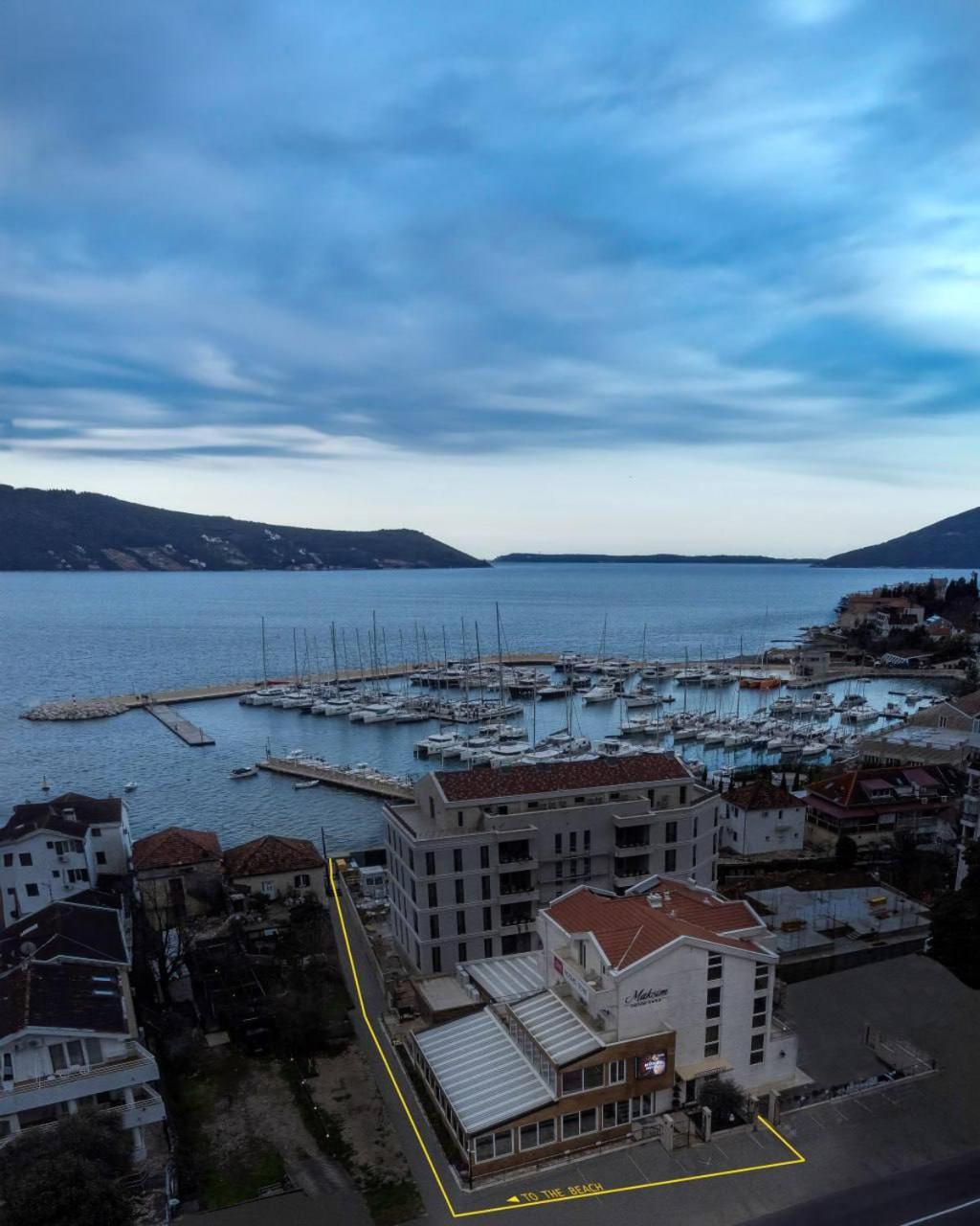 Hotel Maksim Herceg Novi Exteriör bild