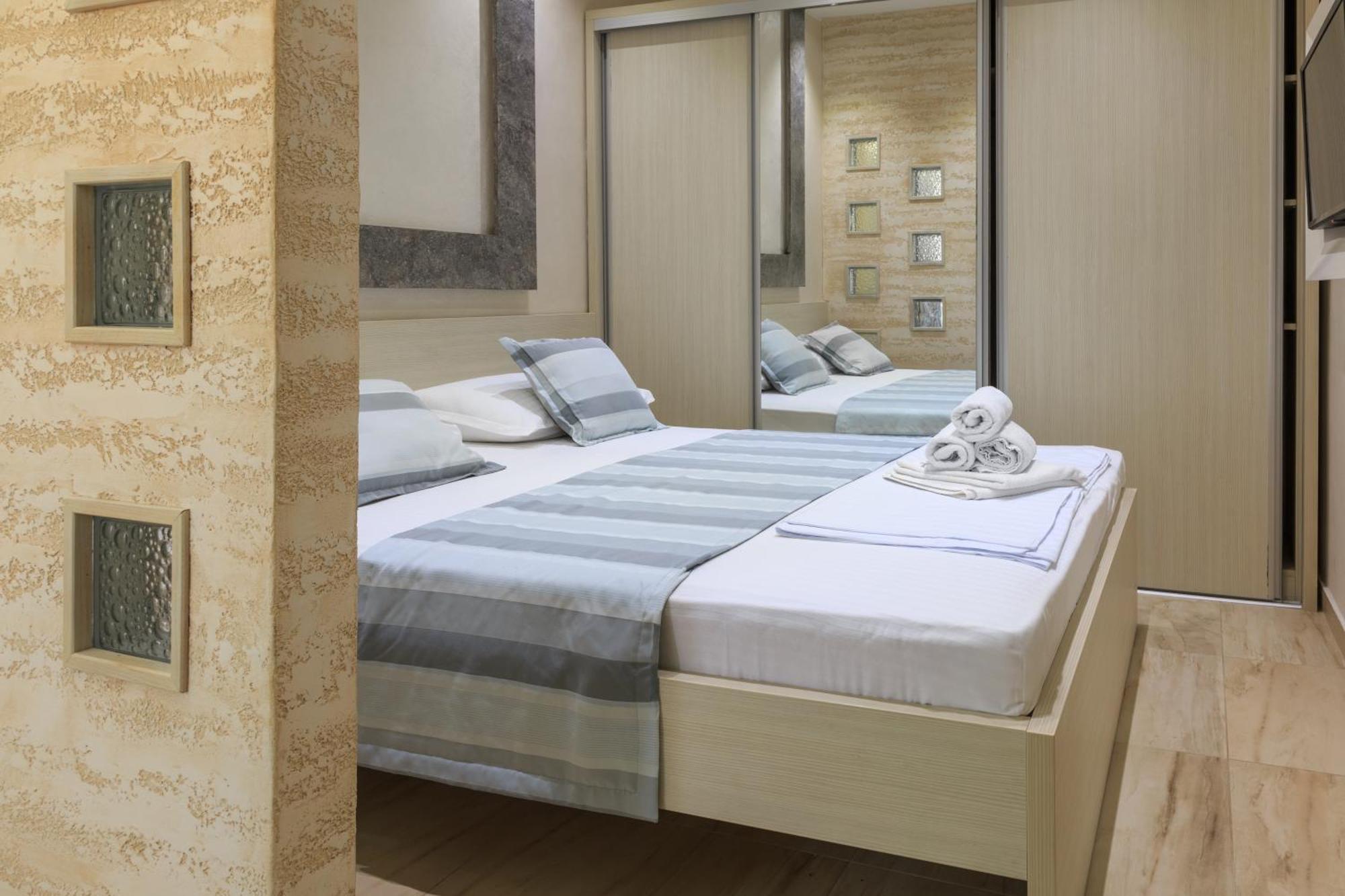 Hotel Maksim Herceg Novi Exteriör bild