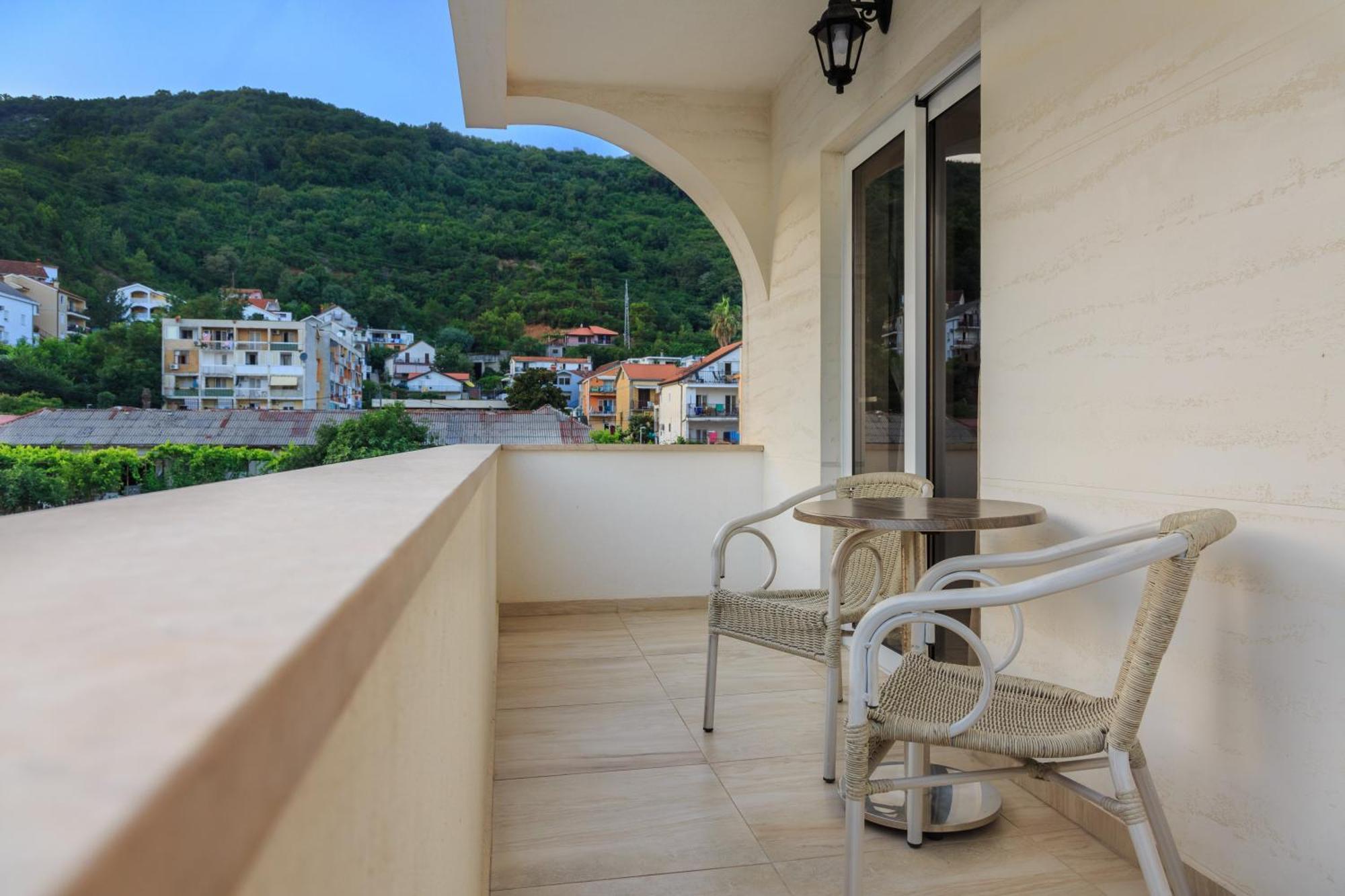 Hotel Maksim Herceg Novi Exteriör bild
