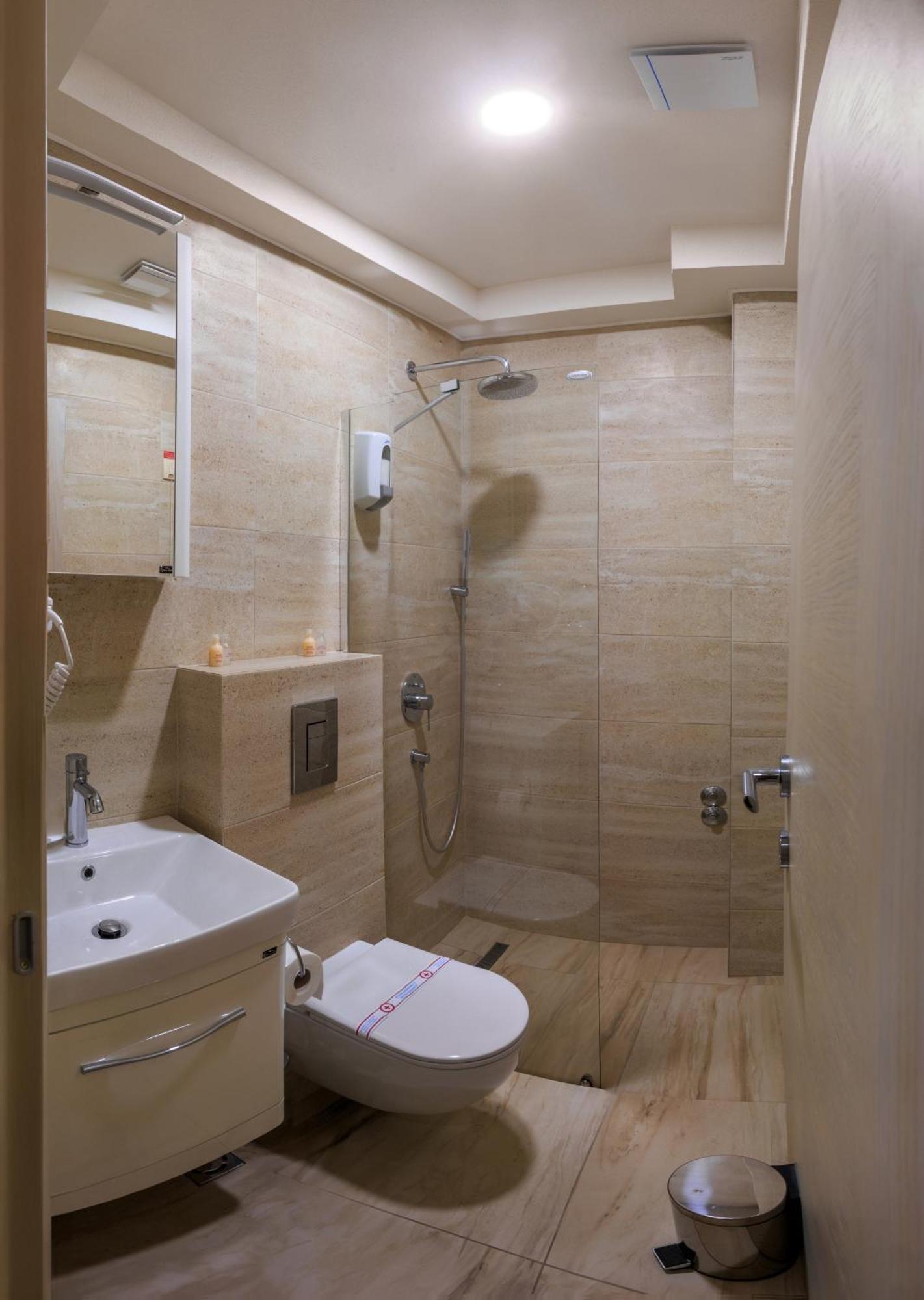 Hotel Maksim Herceg Novi Exteriör bild
