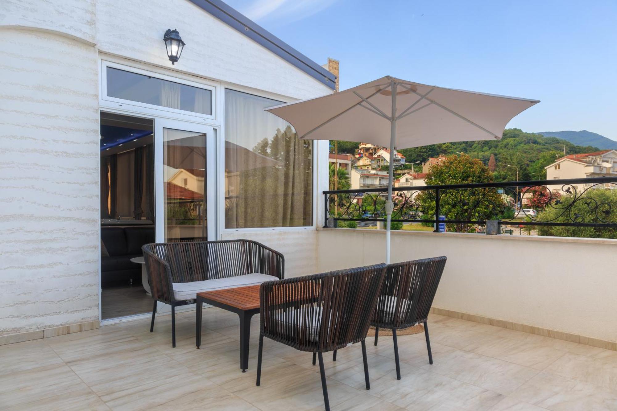 Hotel Maksim Herceg Novi Exteriör bild