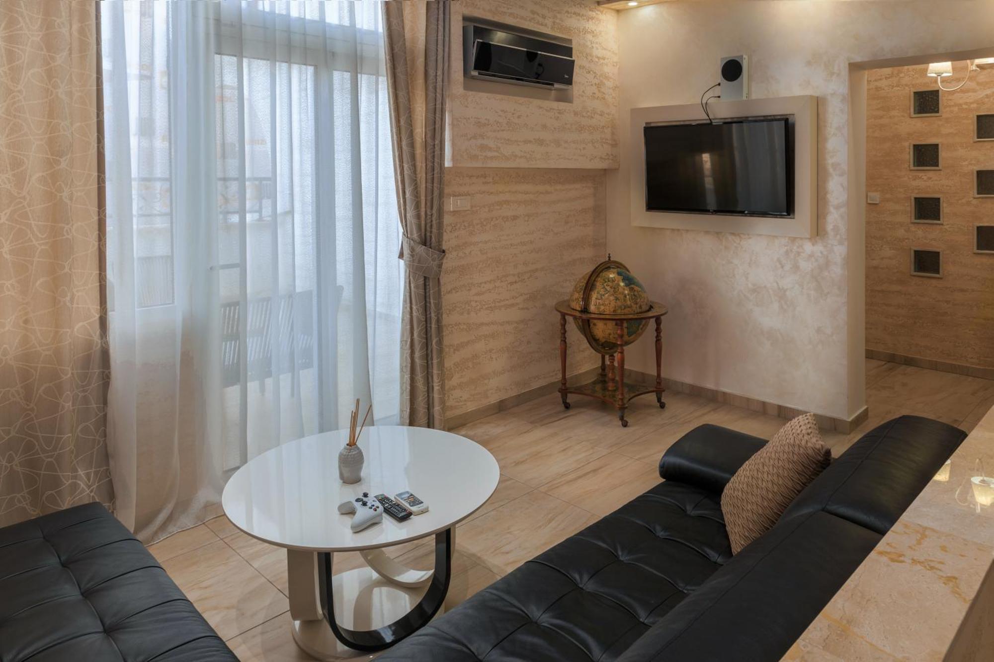 Hotel Maksim Herceg Novi Exteriör bild