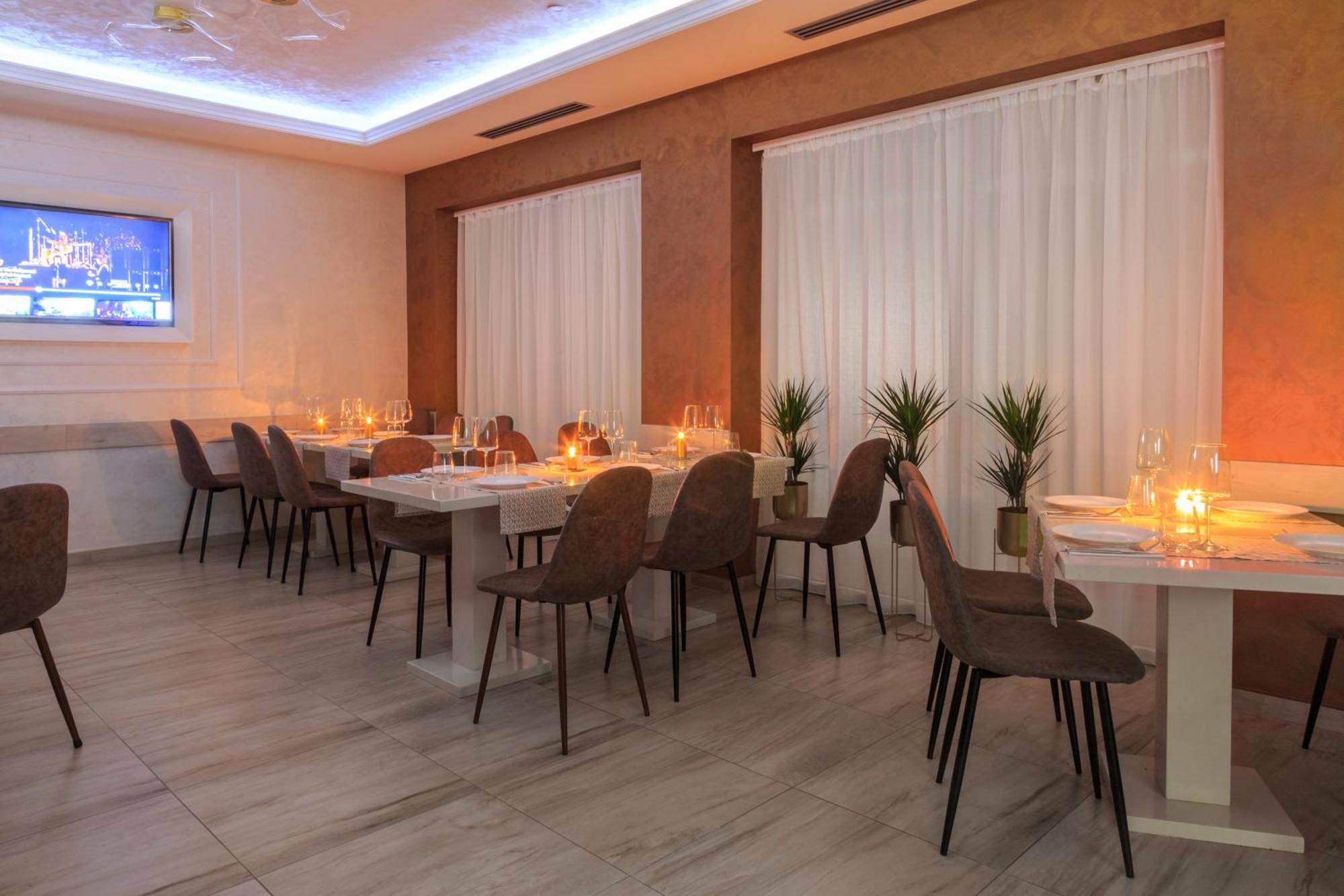 Hotel Maksim Herceg Novi Exteriör bild